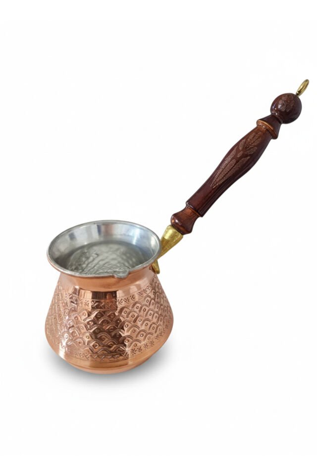 Bakır Zımbalı Cezve (Ahşap Kulplu 7-8 Kişilik) Metalik