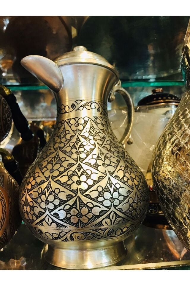 Bakır Özel Tasarım Oyma Kapaklı Sürahi
